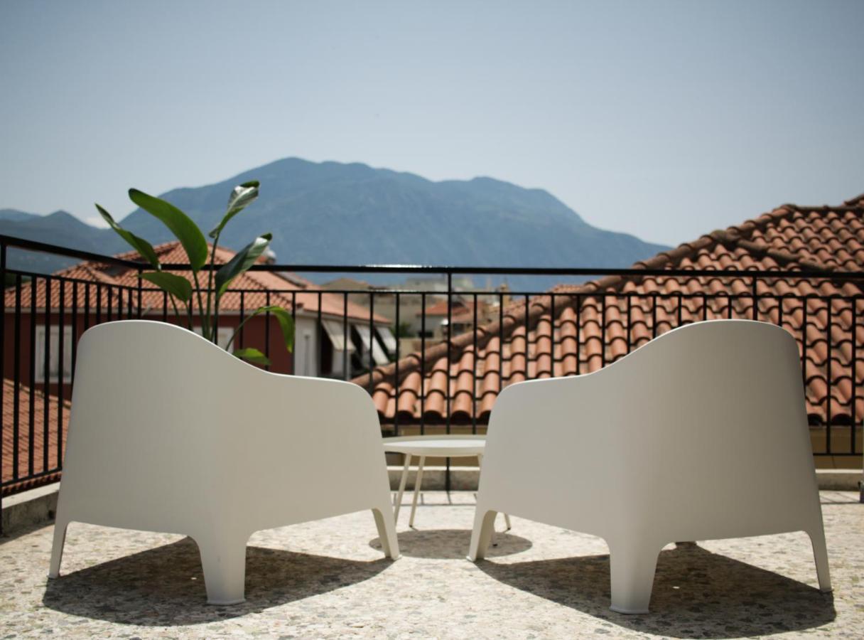 Onos - 2 Bedroom 2 Bathroom Penthouse With Terrace In Old Town Kalamata Eksteriør billede