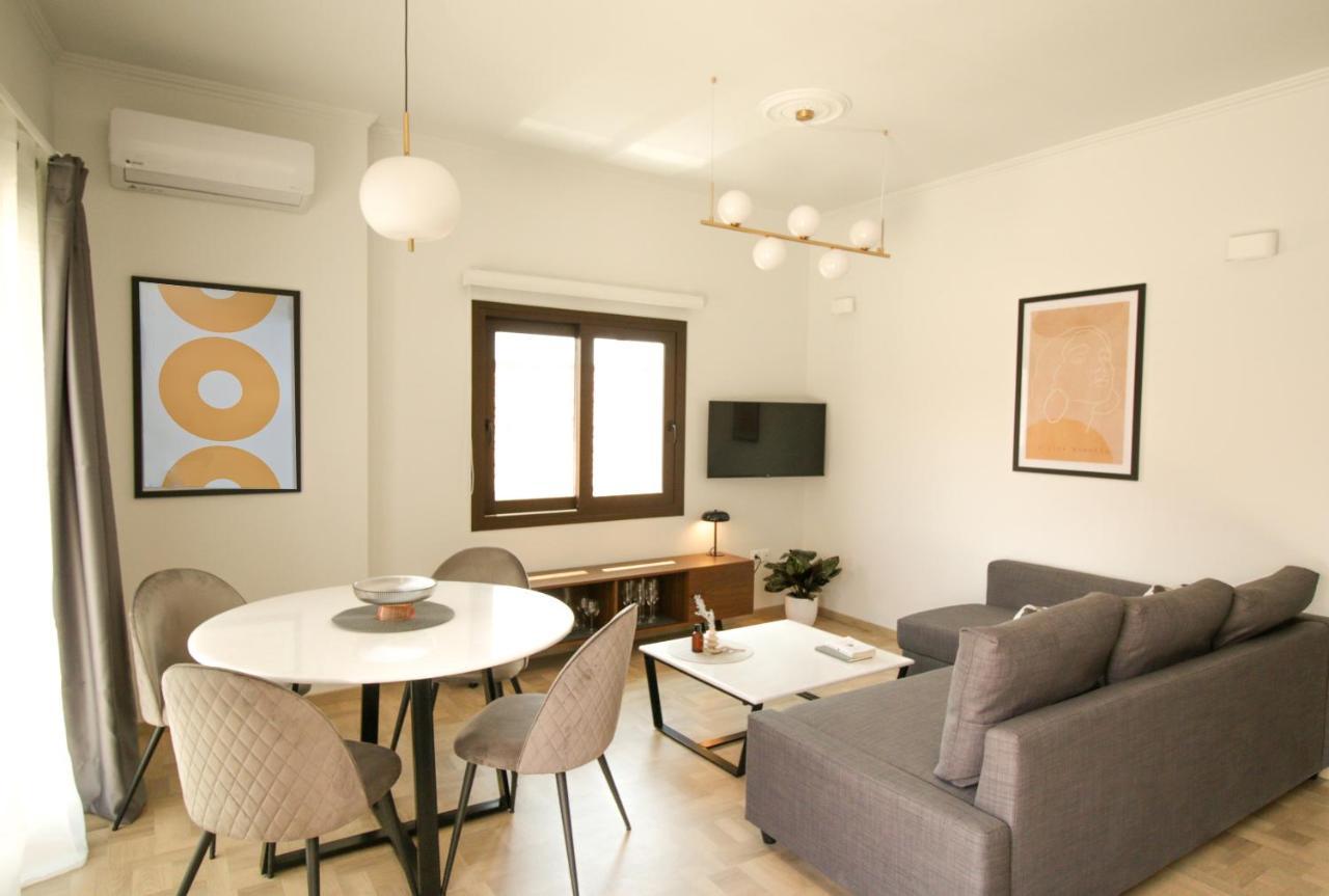 Onos - 2 Bedroom 2 Bathroom Penthouse With Terrace In Old Town Kalamata Eksteriør billede