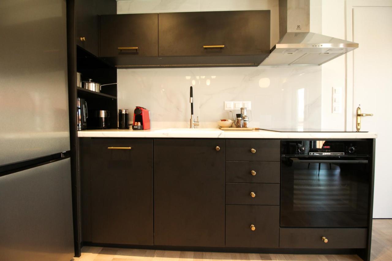 Onos - 2 Bedroom 2 Bathroom Penthouse With Terrace In Old Town Kalamata Eksteriør billede